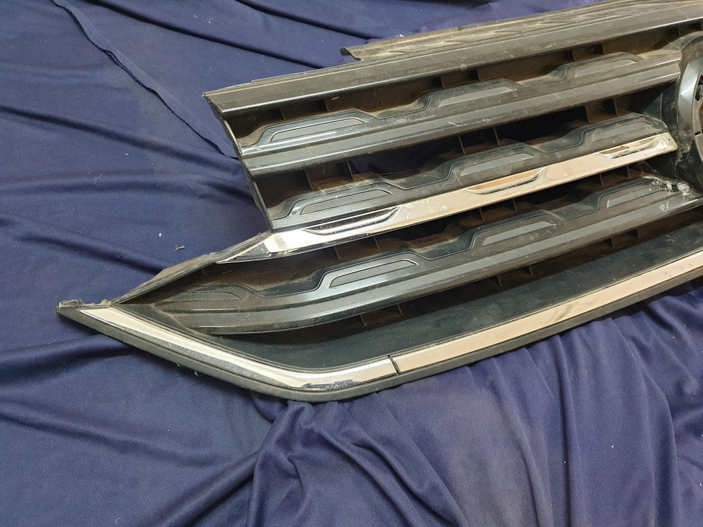 Volkswagen T-Cross Radiator Grille - Wear and Tear