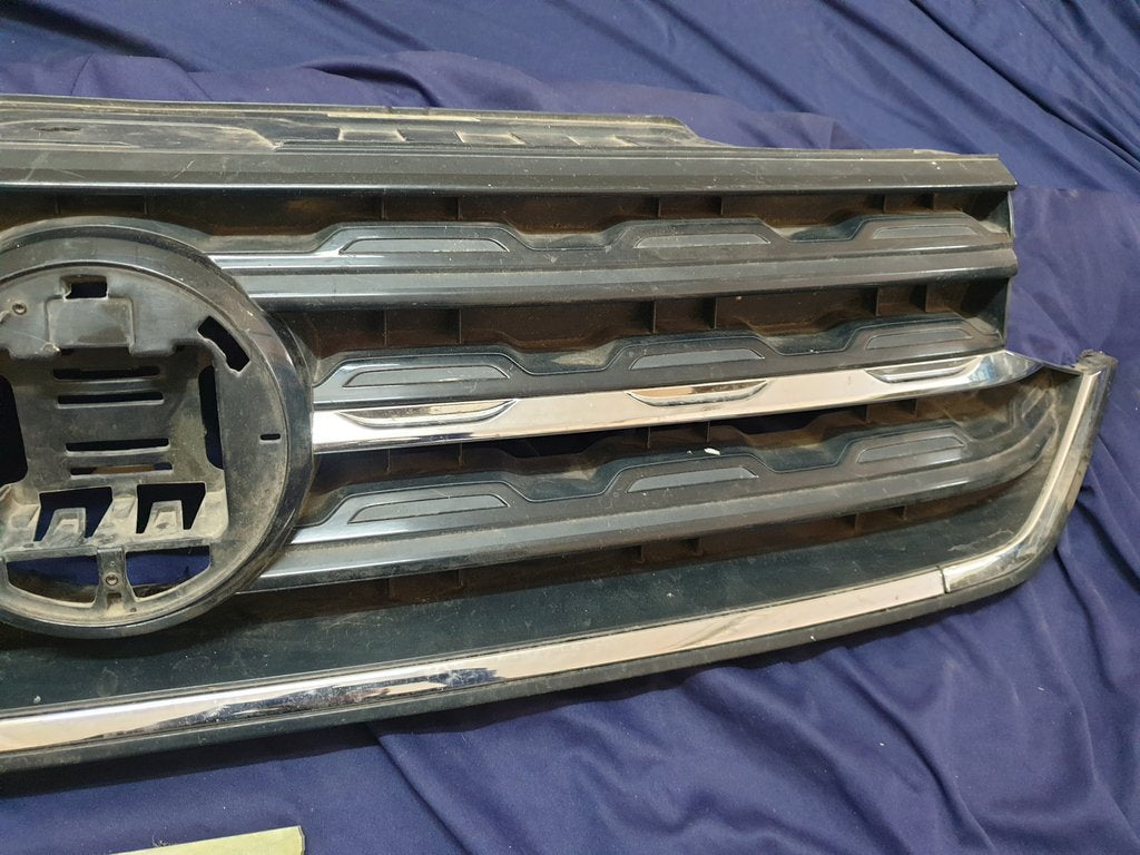 Volkswagen T-Cross Radiator Grille - Wear and Tear