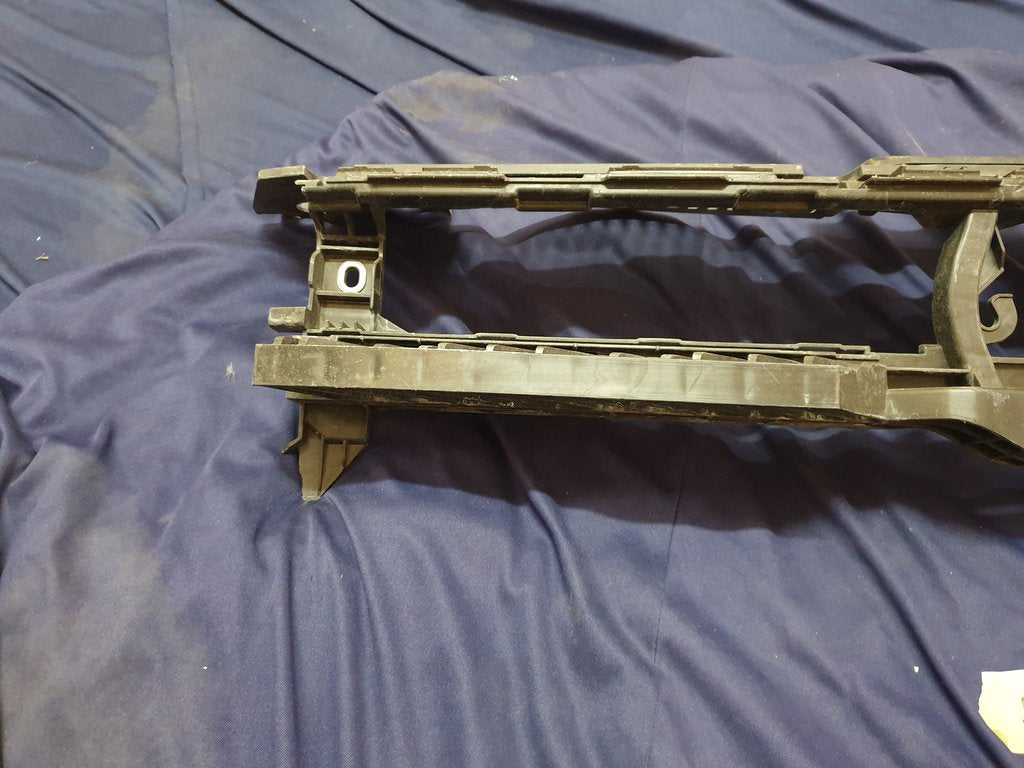 Volkswagen Polo Radiator Grille Reinforcement