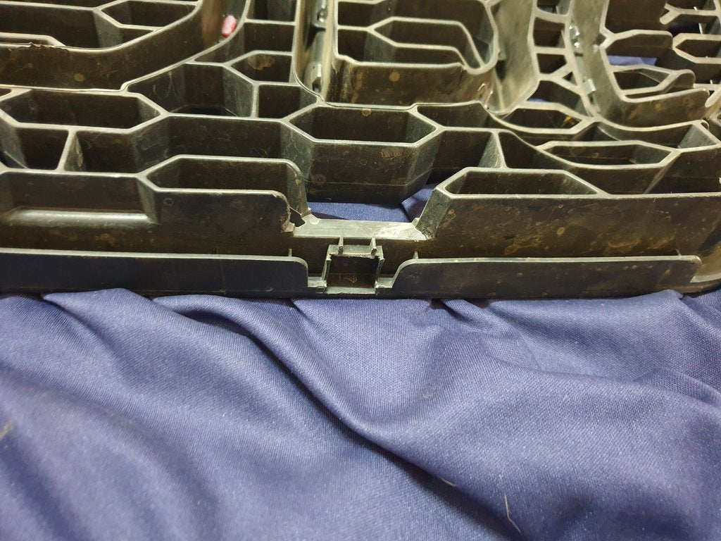 Mahindra Scorpio Radiator Grille - Wear and Tear