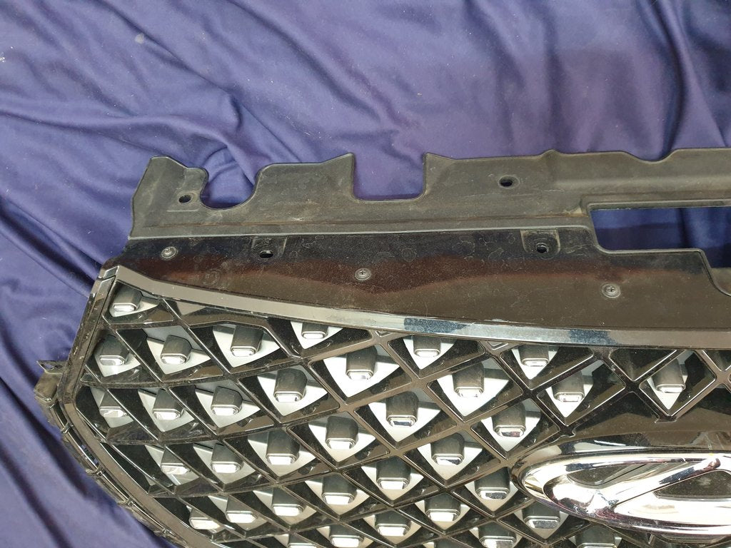 Chery Tiggo 4 Pro Radiator Grille - Light Wear and Tear