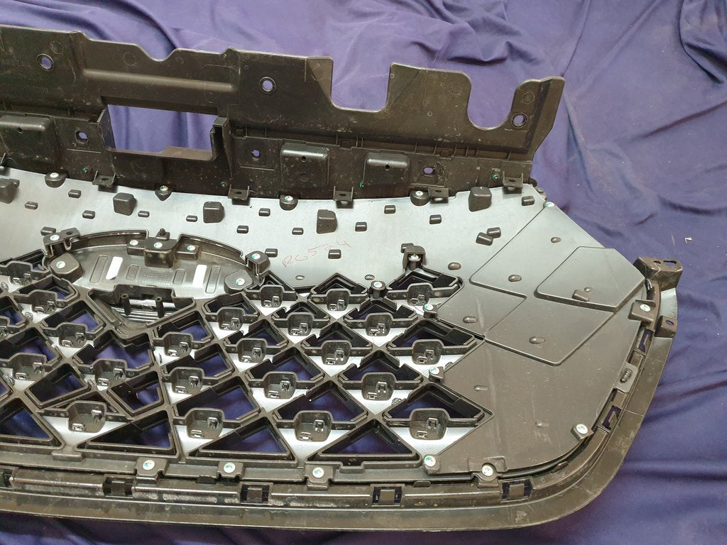 Chery Tiggo 4 Pro Radiator Grille - Light Wear and Tear