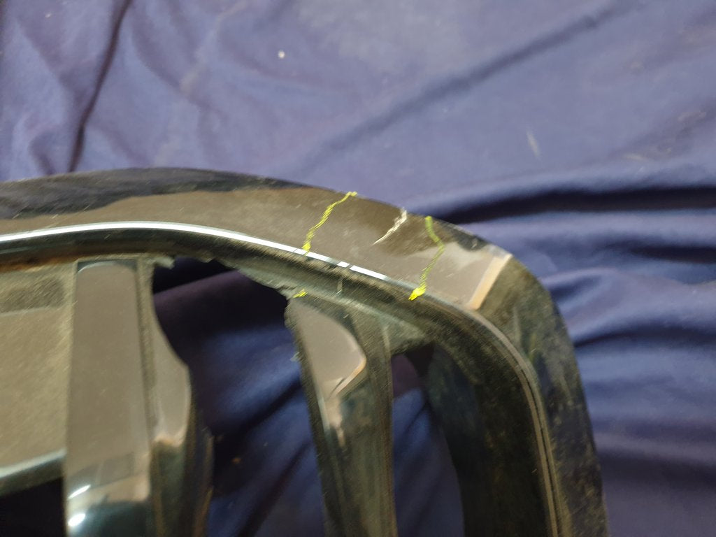 BMW 3 Series Front Bumper Kidney Grille