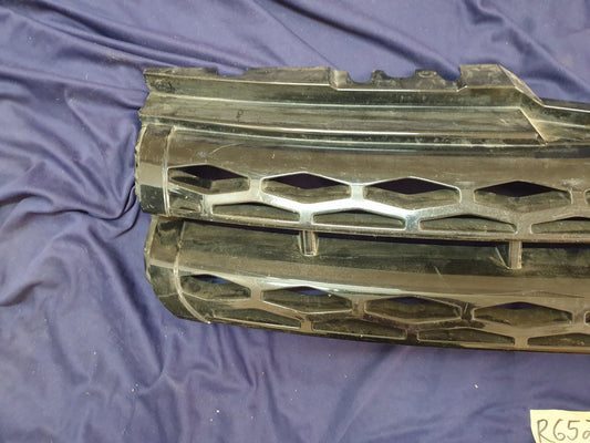 Land Rover Range Rover Radiator Grille - Wear and Tear, Clip/s broken