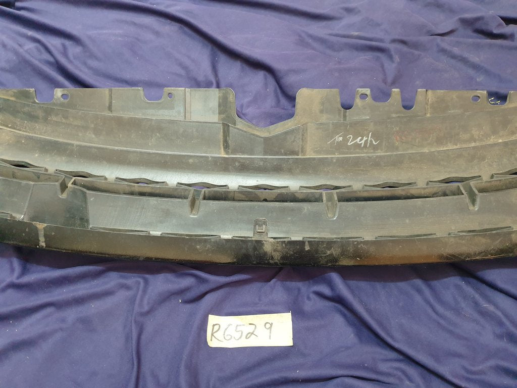 Land Rover Range Rover Radiator Grille - Wear and Tear, Clip/s broken