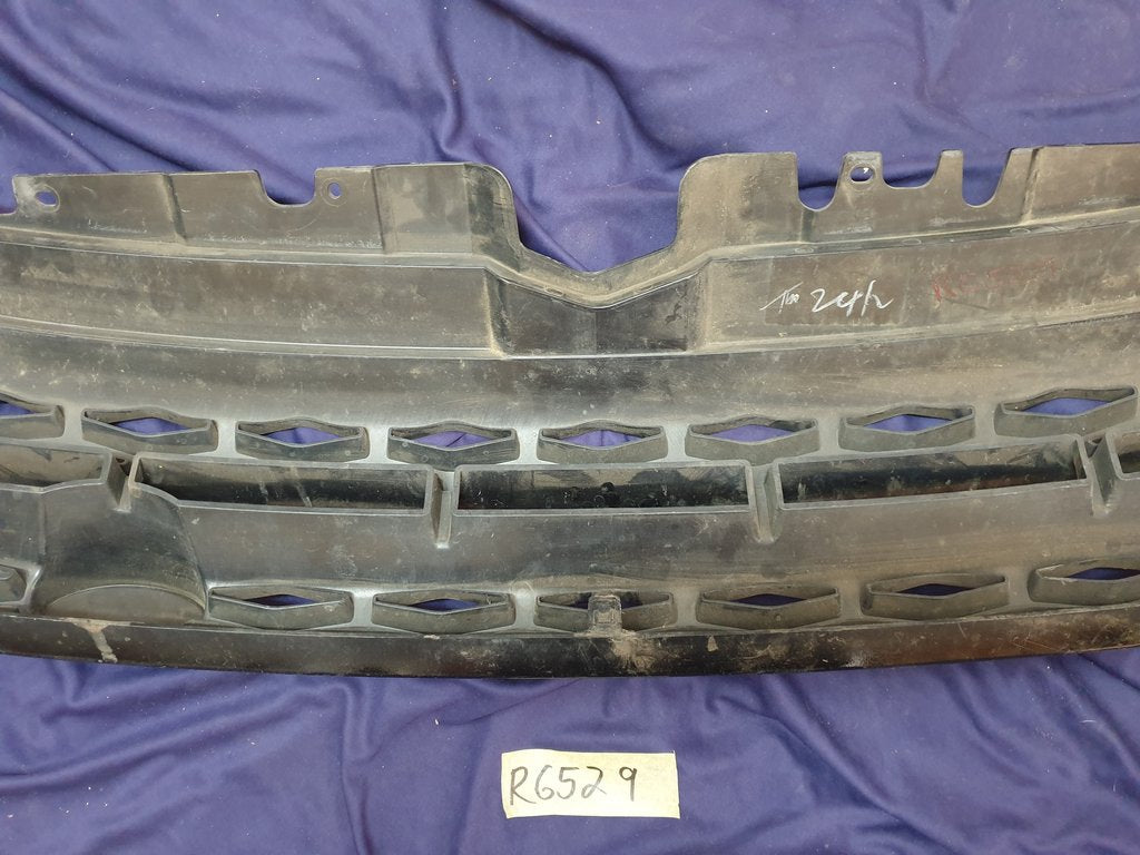 Land Rover Range Rover Radiator Grille - Wear and Tear, Clip/s broken
