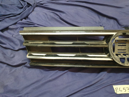 Volkswagen Tiguan II R-Line Radiator Grille - Wear and Tear
