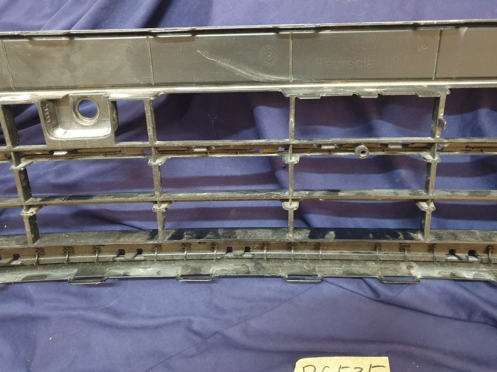 Volkswagen Tiguan Front Bumper Lower Grille