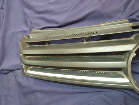 Volkswagen Polo Radiator Grille - Light Wear and Tear