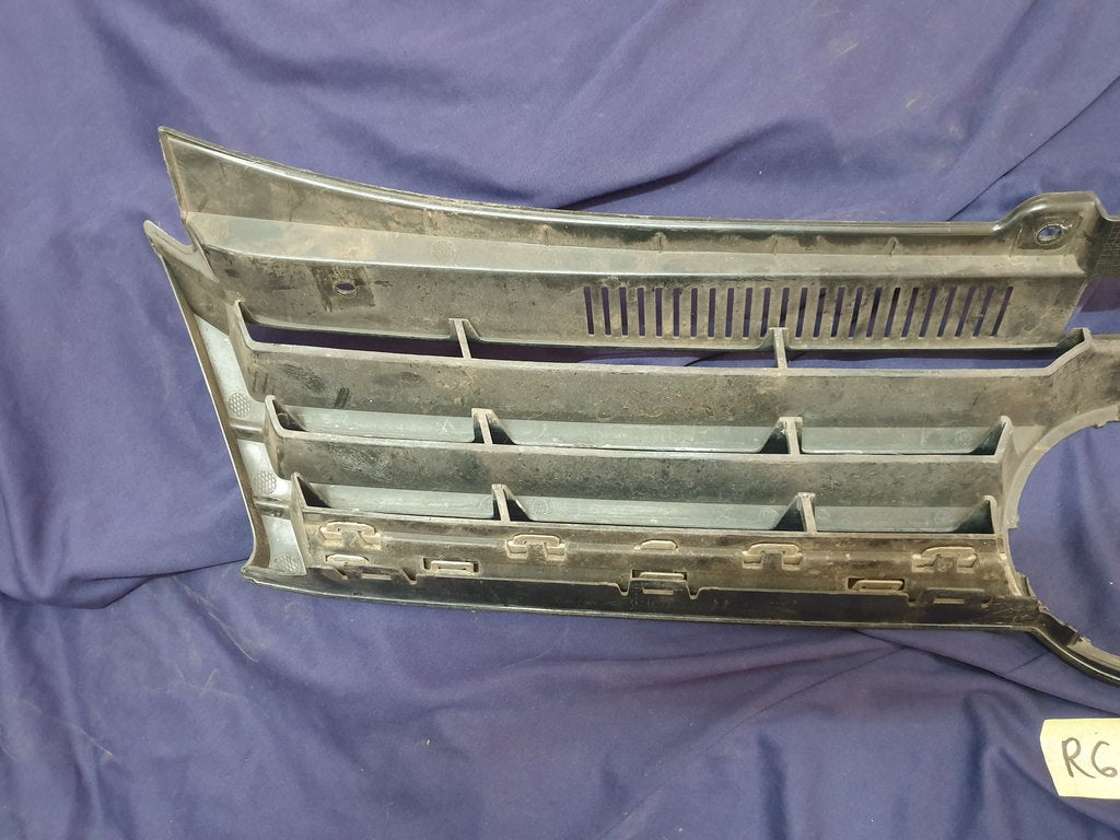 Volkswagen Polo Radiator Grille - Light Wear and Tear