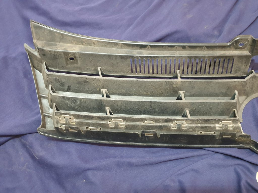Volkswagen Polo Radiator Grille - Light Wear and Tear
