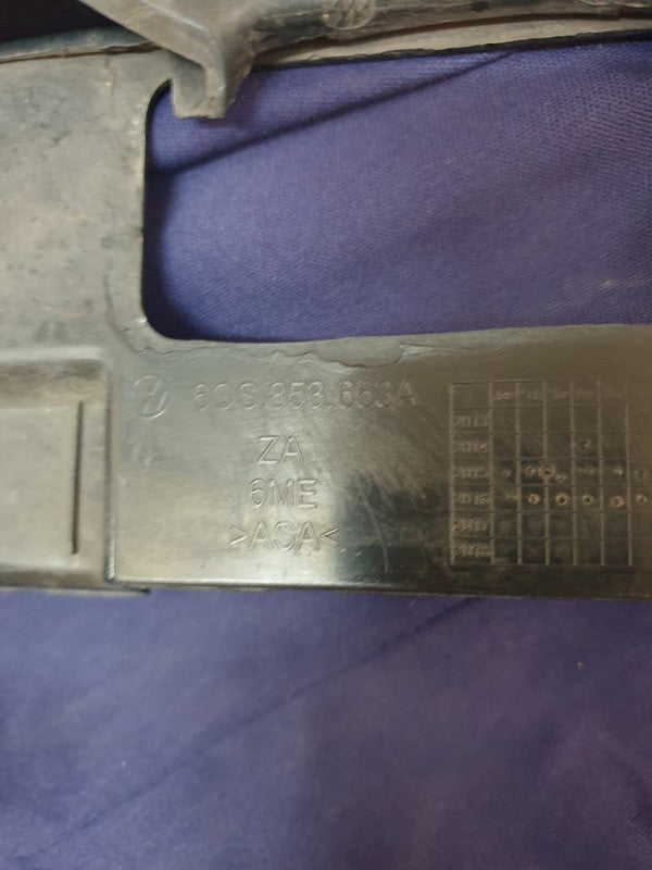 Volkswagen Polo Radiator Grille - Light Wear and Tear