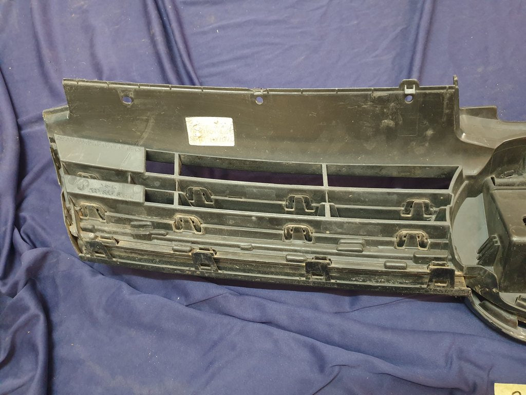 Volkswagen Golf VII 7 R-Line Radiator Grille - Light Wear and Tear, Rline badge damaged