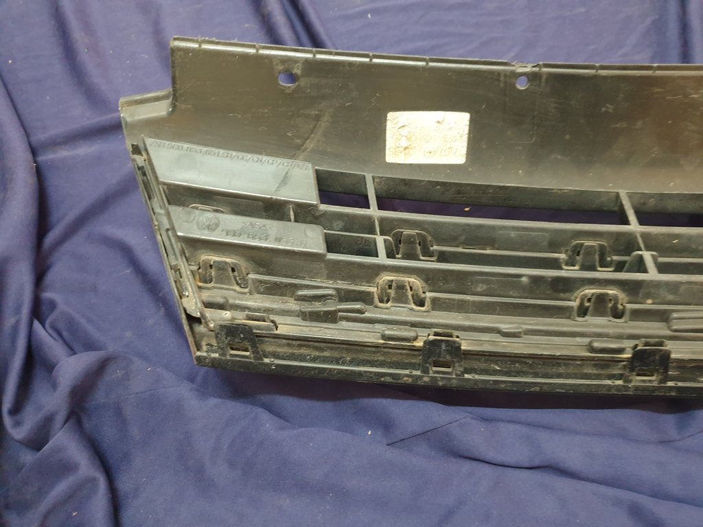 Volkswagen Golf VII 7 R-Line Radiator Grille - Light Wear and Tear, Rline badge damaged