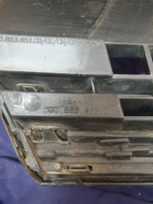 Volkswagen Golf VII 7 R-Line Radiator Grille - Light Wear and Tear, Rline badge damaged