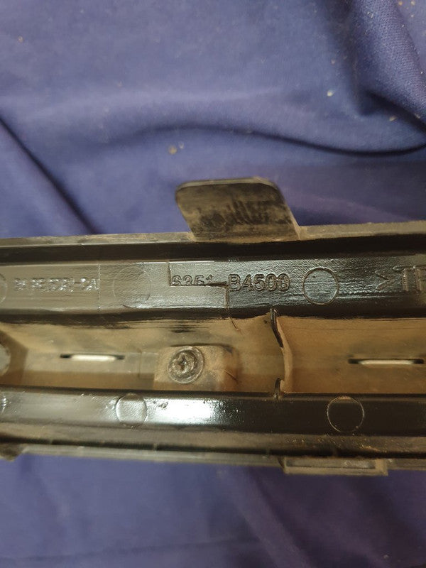Hyundai i10 Radiator Grille - Light Wear and Tear