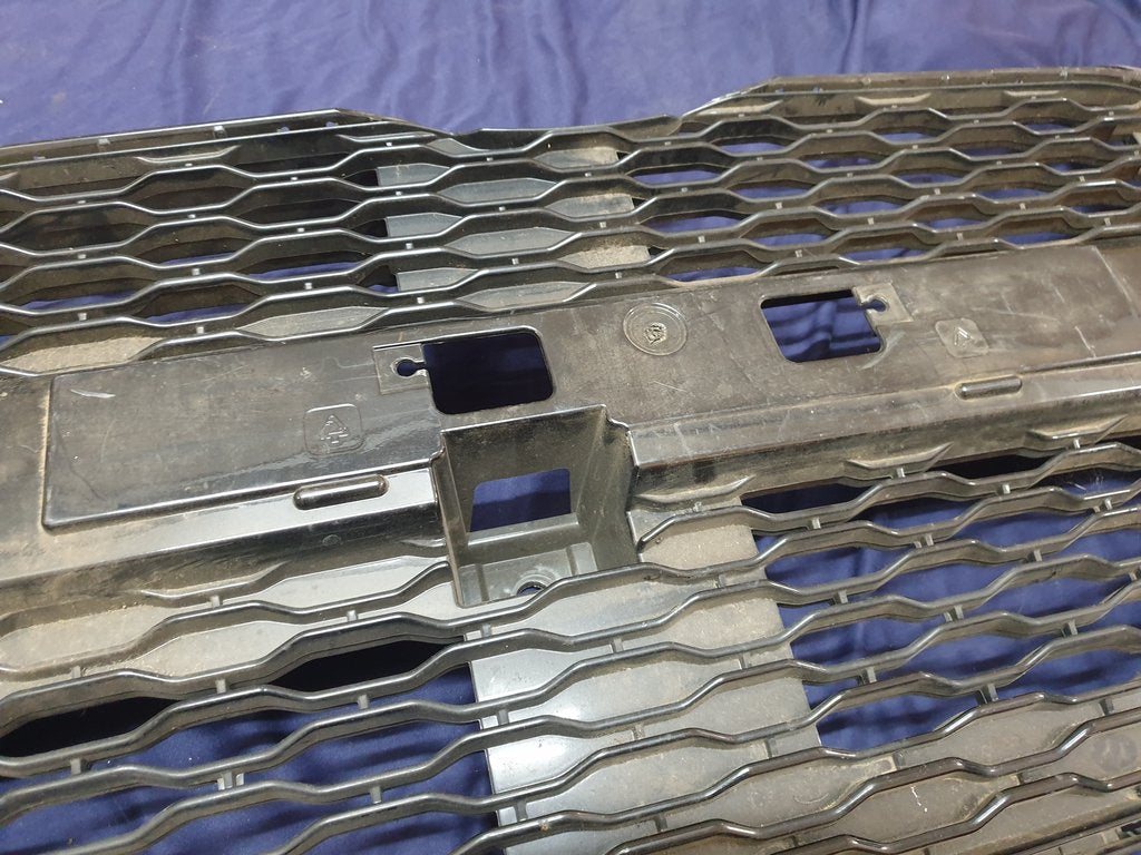 Toyota Aygo Front Bumper Lower Grille, Crushed support