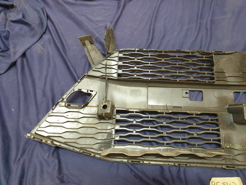 Toyota Aygo Front Bumper Lower Grille, Crushed support