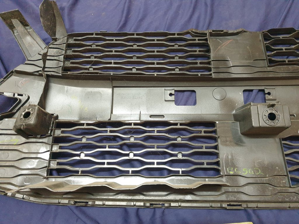 Toyota Aygo Front Bumper Lower Grille, Crushed support