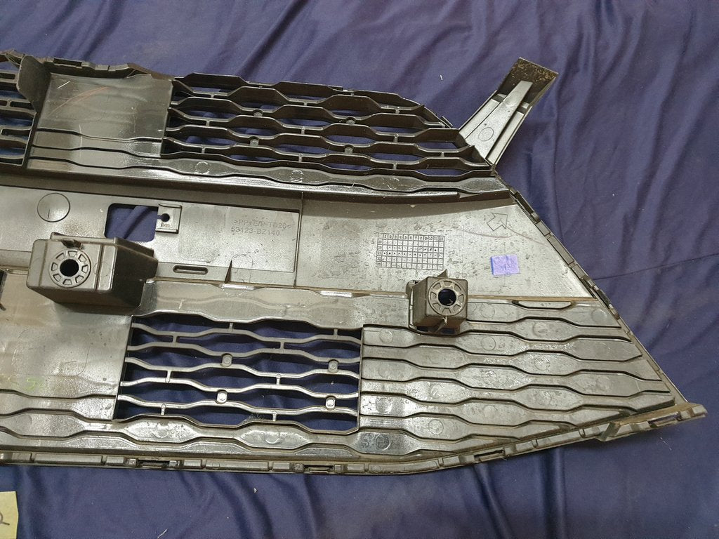Toyota Aygo Front Bumper Lower Grille, Crushed support