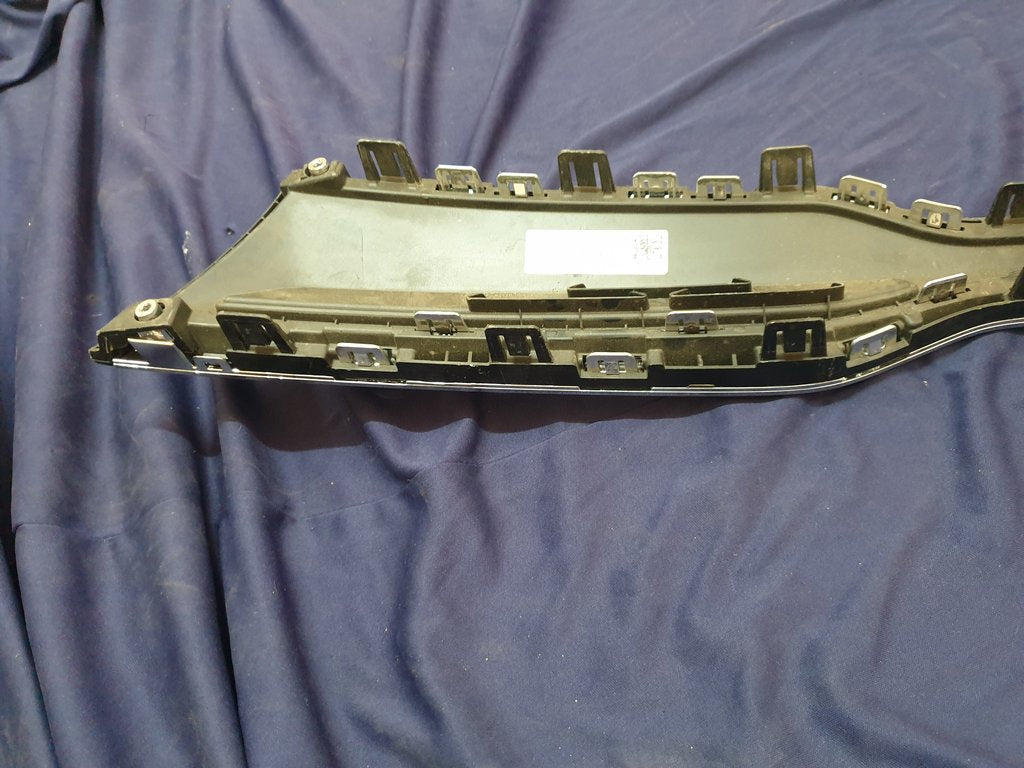 KIA Rio IV Radiator Grille - Wear and Tear