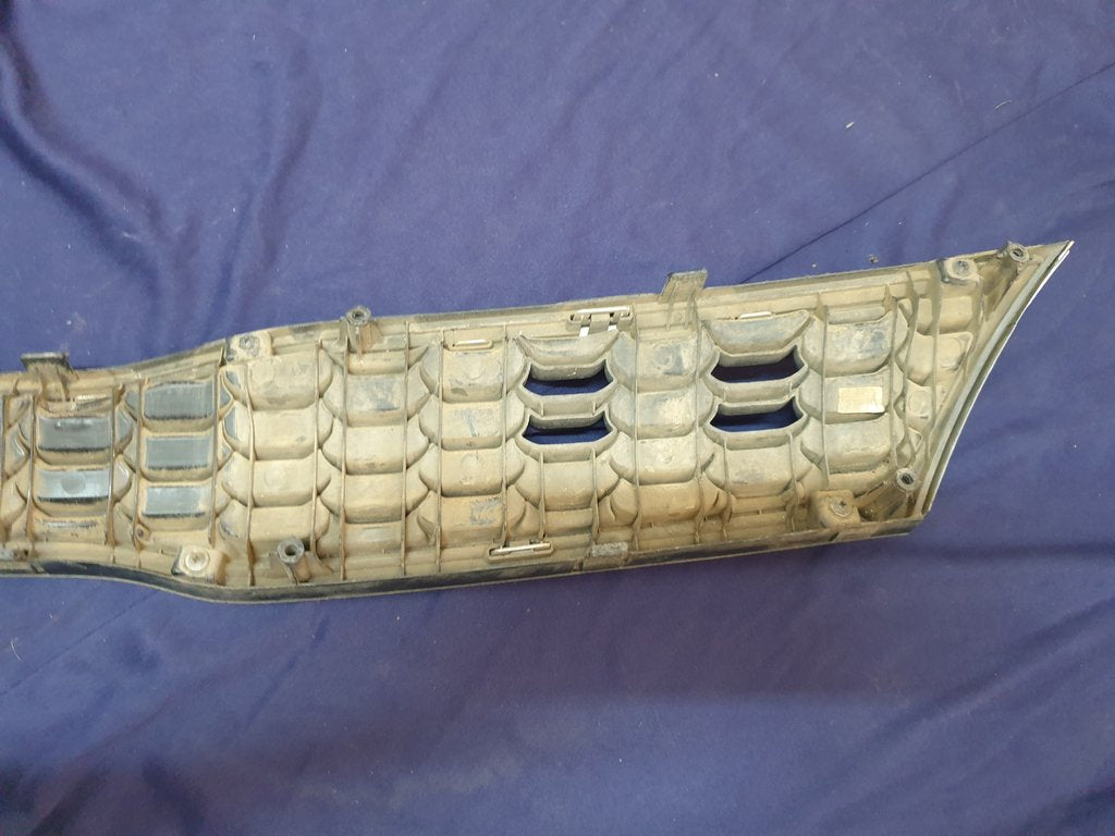 KIA Rio III Radiator Grille - Light Wear and Tear
