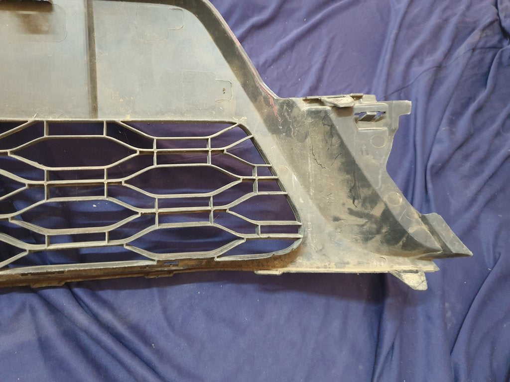 Renault Sandero Stepway Front Bumper Lower Grille - Broken clip/s