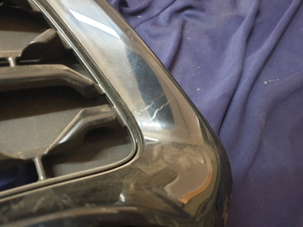 Toyota Corolla Cross Radiator Grille - Grille surround broken