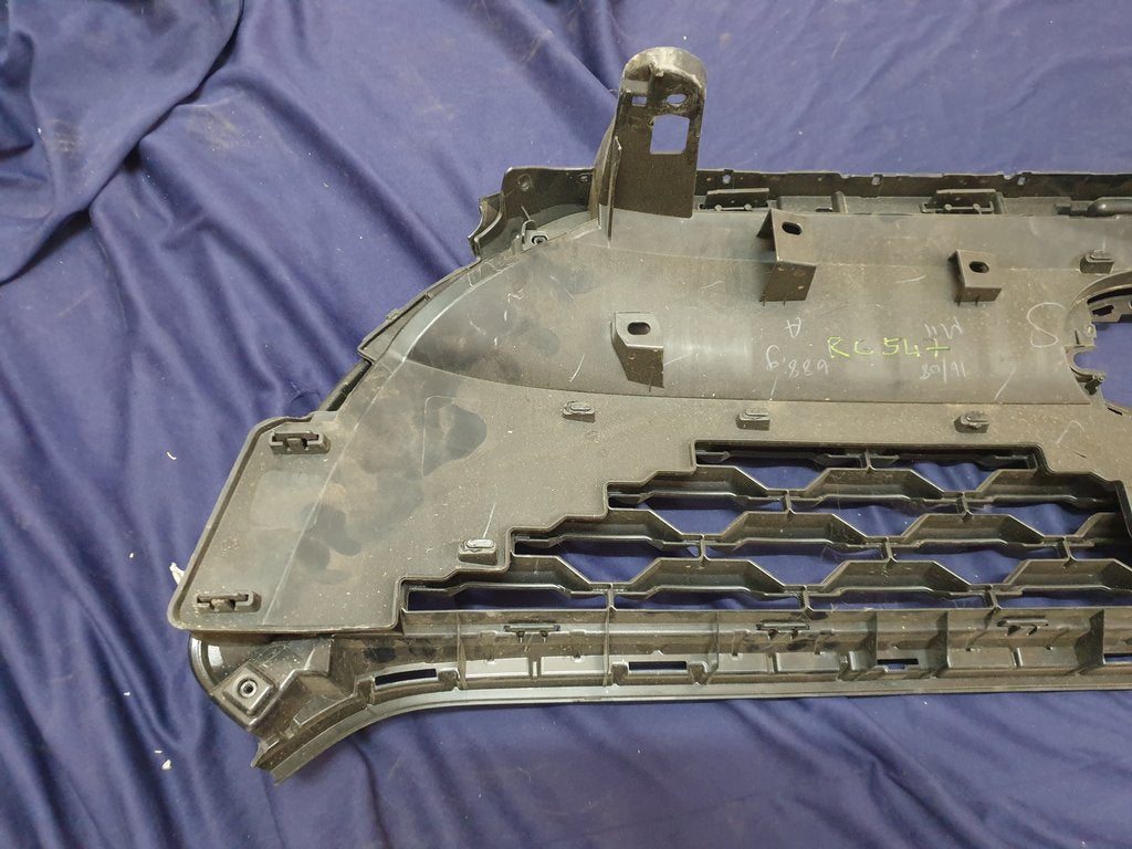 Toyota Corolla Cross Radiator Grille - Grille surround broken