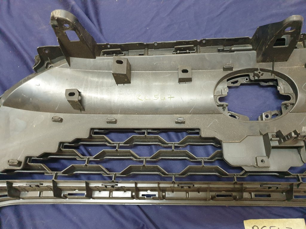 Toyota Corolla Cross Radiator Grille - Grille surround broken