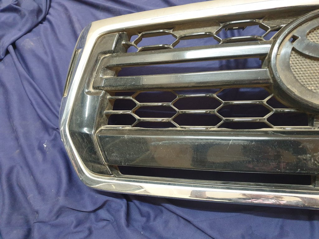 Toyota Hilux Radiator Grille - Light Wear and Tear, Broken clips