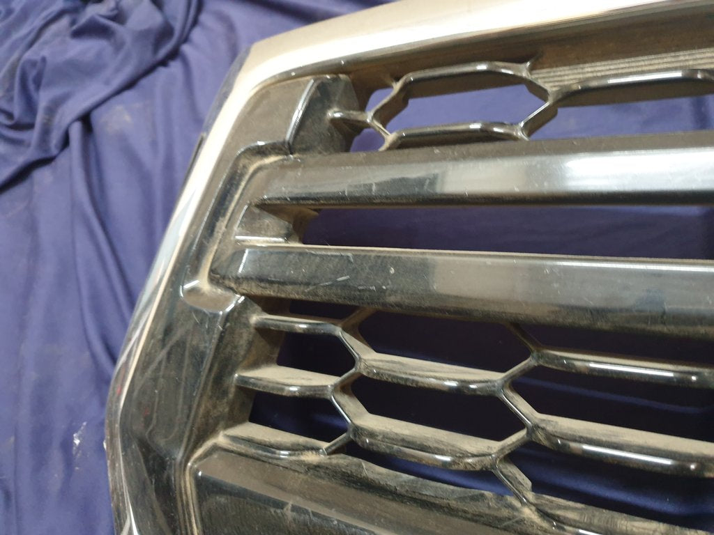 Toyota Hilux Radiator Grille - Light Wear and Tear, Broken clips