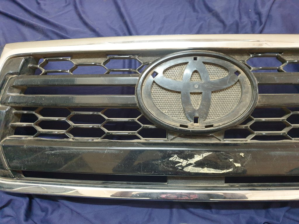 Toyota Hilux Radiator Grille - Light Wear and Tear, Broken clips