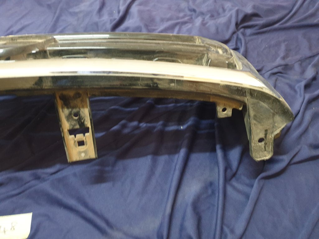 Toyota Hilux Radiator Grille - Light Wear and Tear, Broken clips