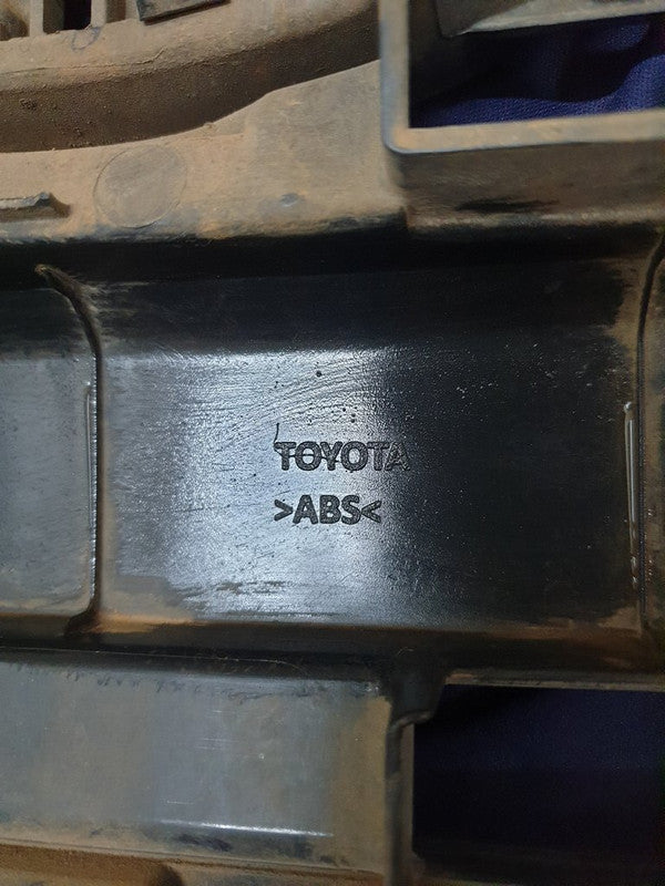 Toyota Hilux Radiator Grille - Light Wear and Tear, Broken clips