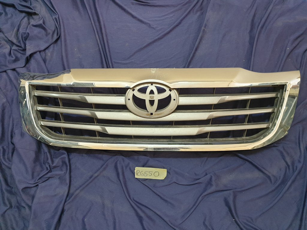 Toyota Hilux Radiator Grille - Wear and Tear, Clip/s broken