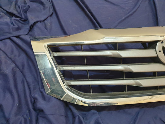 Toyota Hilux Radiator Grille - Wear and Tear, Clip/s broken