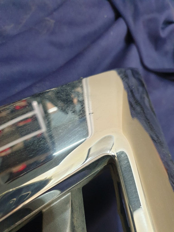 Toyota Hilux Radiator Grille - Wear and Tear, Clip/s broken