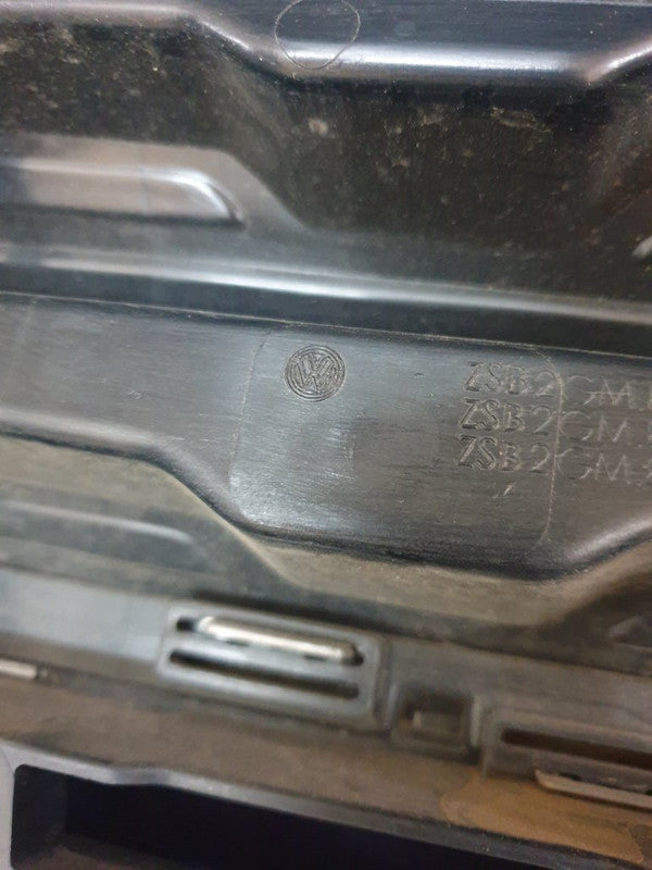 Volkswagen T-Cross Radiator Grille - Wear and Tear, Crack, Missing piece of broken frame