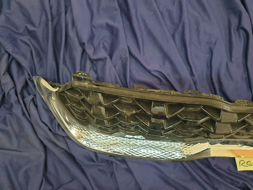 KIA Sonet Radiator Grille - Light Wear and Tear