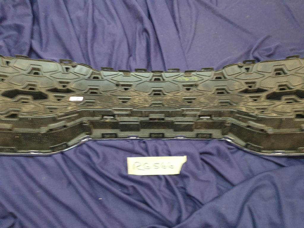 KIA Sonet Radiator Grille - Light Wear and Tear