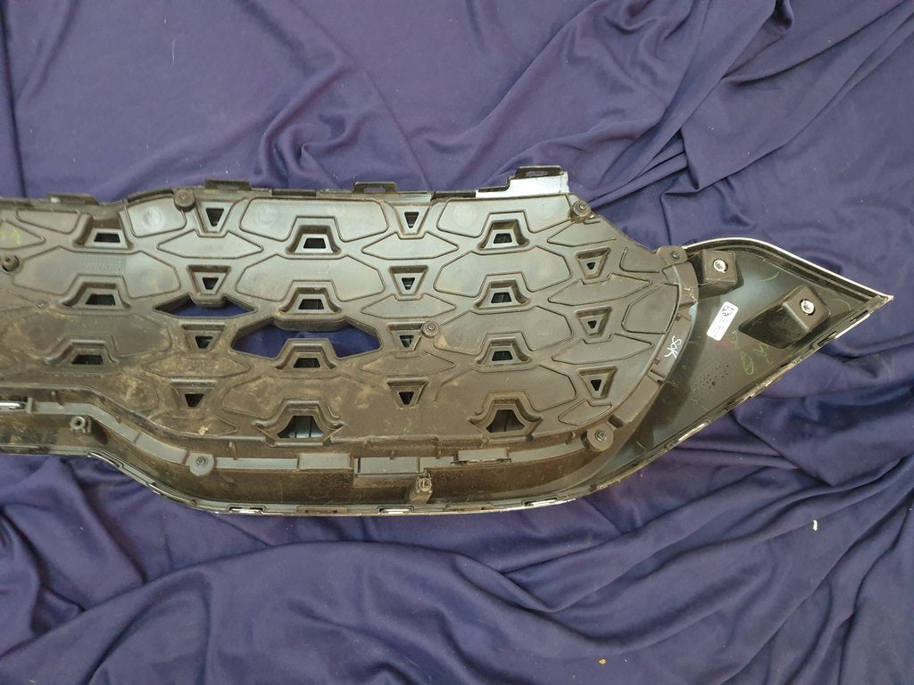 KIA Sonet Radiator Grille - Light Wear and Tear