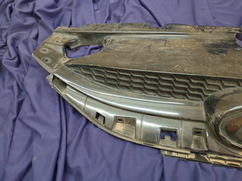 Hyundai ix35 Radiator Grille - Wear and Tear