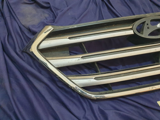 Hyundai Tucson Radiator Grille - Wear and Tear, Deep abrasions