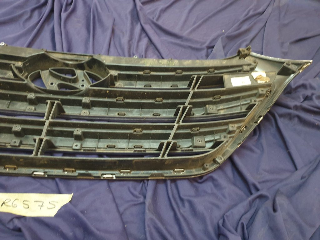 Hyundai Tucson Radiator Grille - Wear and Tear, Deep abrasions