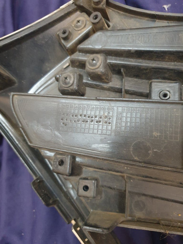 Hyundai Tucson Radiator Grille - Wear and Tear, Deep abrasions
