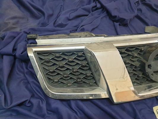 Nissan Navara Radiator Grille - Wear and Tear, Plastic Break
