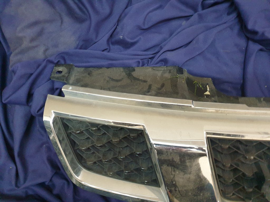 Nissan Navara Radiator Grille - Wear and Tear, Plastic Break