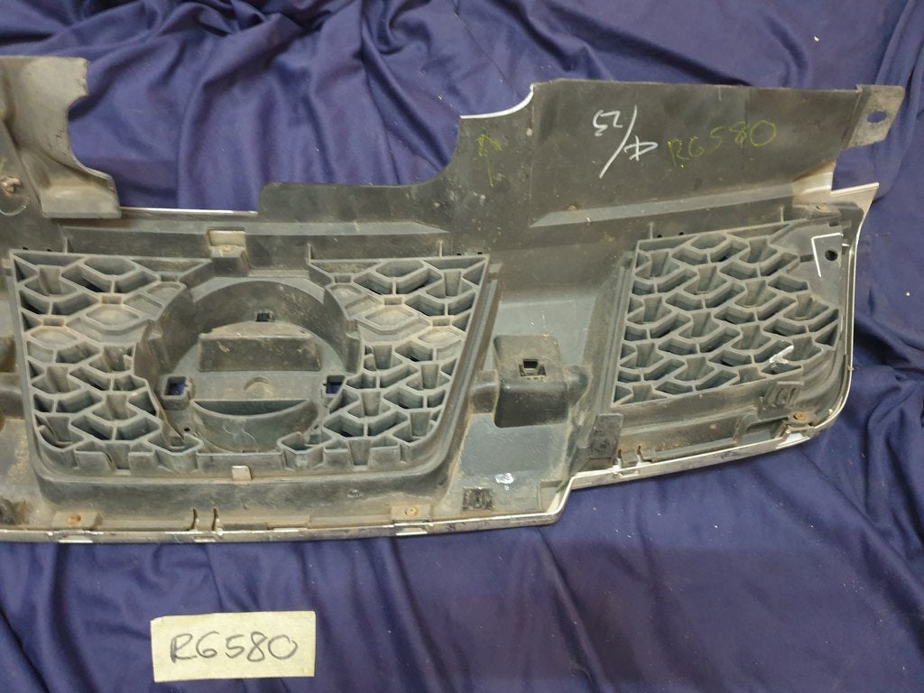 Nissan Navara Radiator Grille - Wear and Tear, Plastic Break