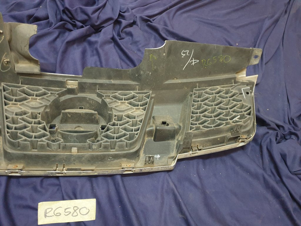Nissan Navara Radiator Grille - Wear and Tear, Plastic Break
